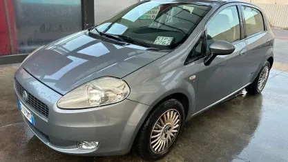 Usata Fiat Grande Punto 77 CV (56 kW) 2006 Grigio Utilitaria