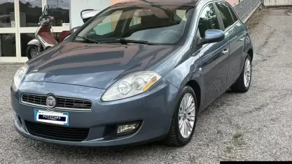 Usata Fiat Bravo Dynamic 120 CV (88 kW) 2008 Bluazzurro Utilitaria