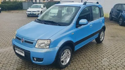 Usata Fiat Panda Climbing 60 CV (44 kW) 2010 Blu Utilitaria