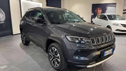 Usata 2024 Jeep Compass Altitude SUV | 25.900 € (Ottimo prezzo)