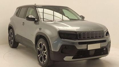 Käytetty Jeep Avenger Summit 101 HP (74 kW) 2024 Harmaa Katumaasturi