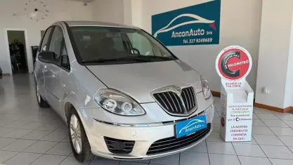 Usata Lancia Musa 95 CV (69 kW) 2012 Grigio Monovolume