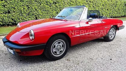 Begagnad Alfa Romeo Spider 115 HK (84 kW) 1989 Röd Cab