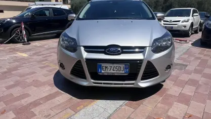 Usata Ford Focus Titanium 116 CV (85 kW) 2012 Grigio Station wagon