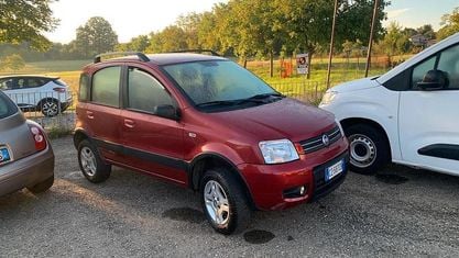 Usata Fiat Panda 4x4 Climbing 75 CV (55 kW) 2004 Rosso Utilitaria