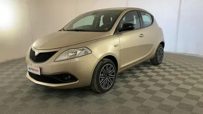 Oro Usata 2021 Lancia Ypsilon Gold Due volumi | 11.599 € (Buon prezzo)