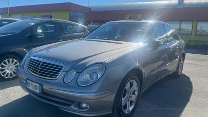 Marrone Usata 2006 Mercedes E280 Avantgarde Tre volumi | 7700 € (Buon prezzo)