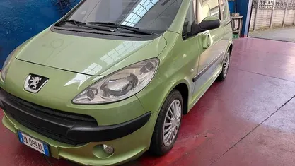 Usata Peugeot 1007 109 CV (80 kW) 2006 Monovolume
