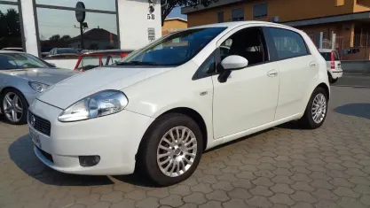 Usata Fiat Grande Punto Dynamic 75 CV (55 kW) 2008 Bianco Utilitaria