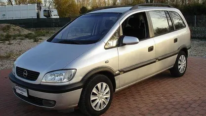 Usata Opel Zafira 101 CV (74 kW) 2002 Monovolume