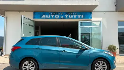 Usata Hyundai i30 Comfort 110 CV (80 kW) 2014 Bluazzurro Station wagon