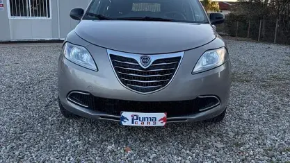 Usata Lancia Ypsilon S 85 CV (62 kW) 2012 Marrone Utilitaria