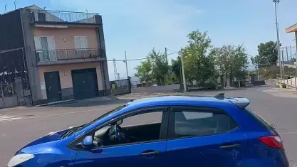 Usata Mazda 2 75 CV (55 kW) 2007 Bluazzurro Utilitaria