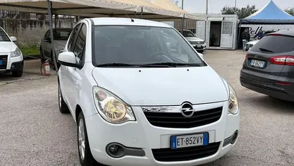 Usata Opel Agila 94 CV (69 kW) 2014 Utilitaria