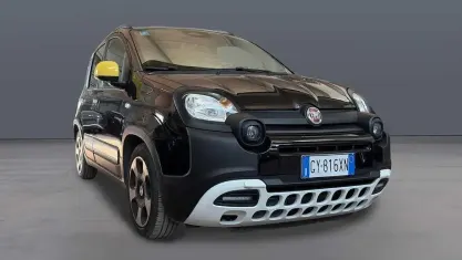 Usata Fiat Panda Cross Cross 70 CV (51 kW) 2025 Nero cinema Utilitaria