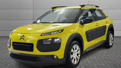 Begagnad Citroën C4 Shine 99 HK (72 kW) 2015 Gul SUV