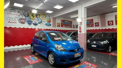Usata Toyota Aygo 68 CV (50 kW) 2011 Blu Utilitaria