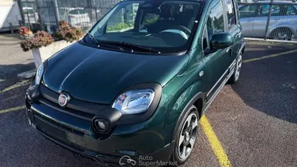 Usata Fiat Panda Cross Cross 70 CV (51 kW) 2025 Verde Utilitaria