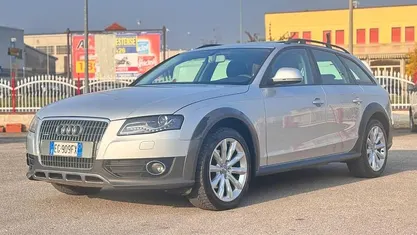 Gray Usata 2011 Audi A4 Advanced Tre volumi | 9400 € (Buon prezzo)