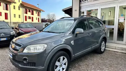 Usata Chevrolet Captiva 127 CV (93 kW) 2010 Grigio SUV