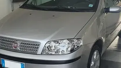Usata Fiat Punto Dynamic 80 CV (58 kW) 2005 Grigio Utilitaria