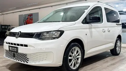 Usata VW Caddy 122 CV (89 kW) 2022 Bianco Monovolume