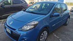Blu/azzurro Usata 2011 Renault Clio II Tre volumi | 2700 € (Buon prezzo)