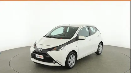 Usata Toyota Aygo X-play 70 CV (51 kW) 2016 Bianco Utilitaria