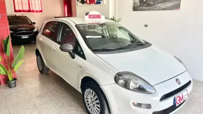Usata Fiat Punto Street 70 CV (51 kW) 2014 Bianco Utilitaria