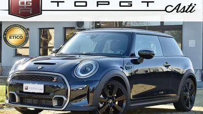 Begagnad Mini Cooper S Resolute Edition 178 HK (130 kW) 2023 Svart Halvkombi