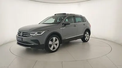 Moonstone grey Usata 2022 VW Tiguan Elegance SUV | 26.900 € (Buon prezzo)