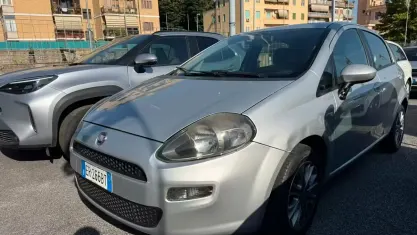 Usata Fiat Punto Lounge 69 CV (50 kW) 2013 Grigio Utilitaria