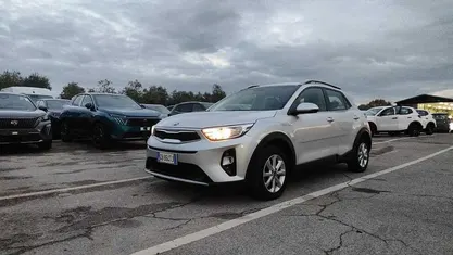 Grigio Usata 2020 Kia Stonic Style SUV | 12.200 € (Buon prezzo)