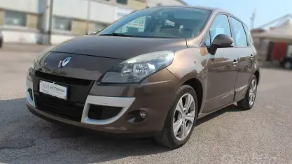 Usata Renault Scénic Luxe 130 CV (95 kW) 2010 Marrone Monovolume