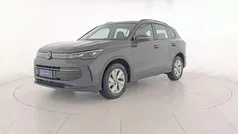 B0 dolphin grey metallizzato Usata 2024 VW Tiguan Life SUV | 32.900 € (Buon prezzo)