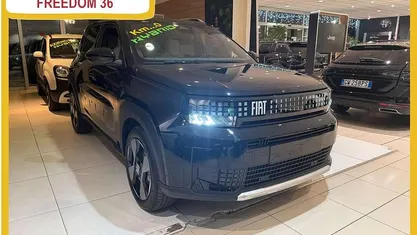 Nero Nuova 2025 Fiat Grande Panda La Prima Utilitaria | 21.290 € (Buon prezzo)