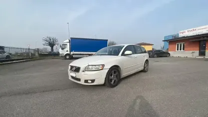 Usata Volvo V50 121 CV (88 kW) 2011 Bianco Station wagon