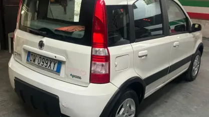 Usata Fiat Panda Climbing 60 CV (44 kW) 2009 Bianco Utilitaria