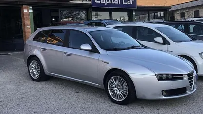 Argento Usata 2009 Alfa Romeo 159 Distinctive Station wagon | 1990 € (Ottimo prezzo)
