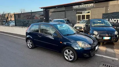 Usata Ford Fiesta 90 CV (66 kW) 2007 Blu Utilitaria