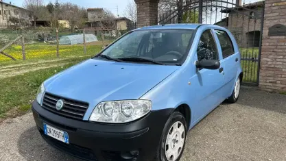 Usata Fiat Punto 60 CV (44 kW) 2004 Blu Utilitaria