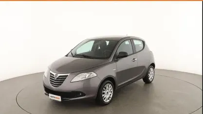 Usata Lancia Ypsilon Silver 70 CV (51 kW) 2016 Grigio Utilitaria