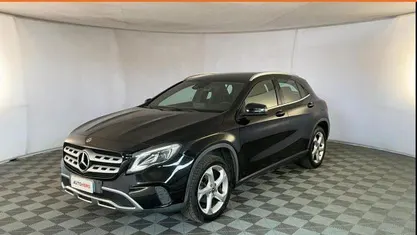 Usata Mercedes GLA200 136 CV (100 kW) 2017 Nero SUV