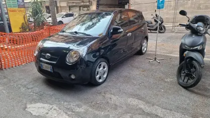 Usata Kia Picanto 65 CV (47 kW) 2007 Viola Utilitaria