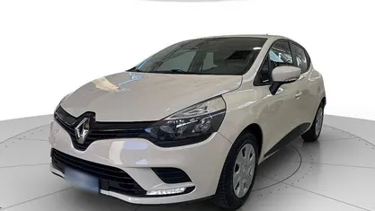 Usata Renault Clio IV Life 73 CV (53 kW) 2018 Madre perla Berlina