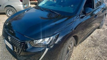 Gebraucht Peugeot 208 Allure 101 PS (74 kW) 2021 Schwarz Kleinwagen