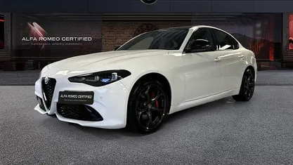 Blu Usata 2024 Alfa Romeo Giulia Tre volumi | 42.850 € (Ottimo prezzo)