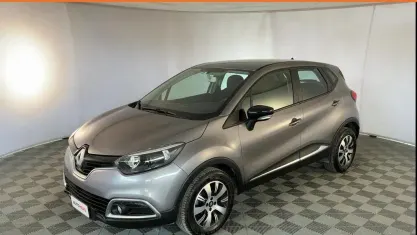 Usata Renault Captur Zen 90 CV (66 kW) 2016 Grigio SUV