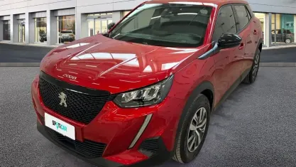 Usata Peugeot 2008 Active 102 CV (75 kW) 2023 Rosso SUV