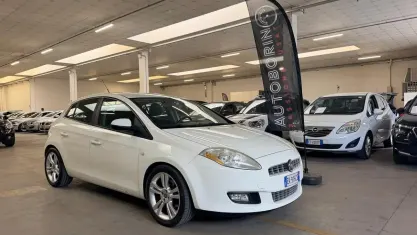 Usata Fiat Bravo Dynamic 120 CV (88 kW) 2011 Bianco Utilitaria